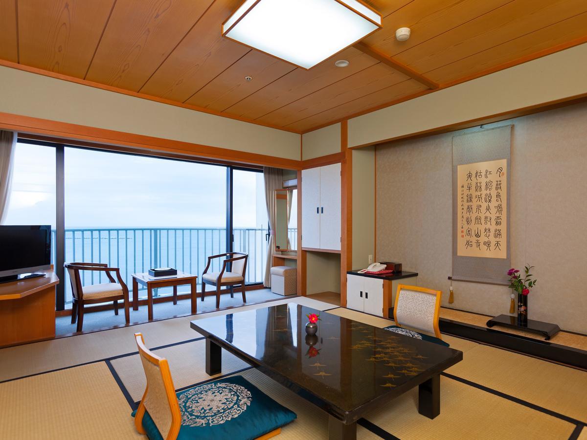 Hotel Koshuen Wajima Buitenkant foto